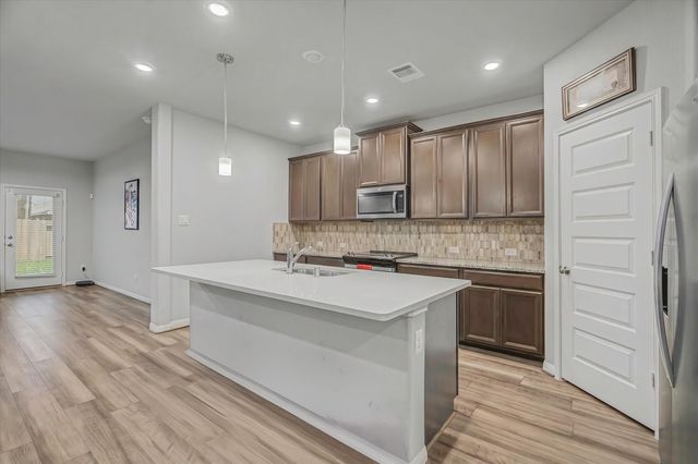 6918 Lebec Dr, Rosharon, TX 77583