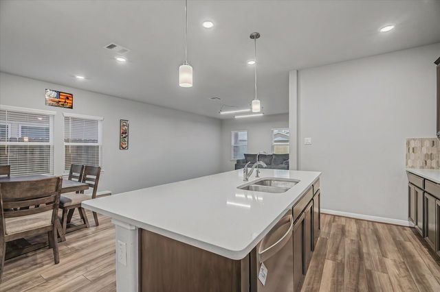 6918 Lebec Dr, Rosharon, TX 77583