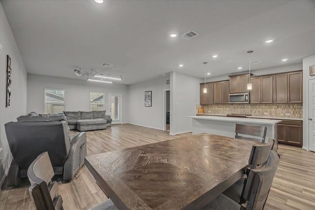 6918 Lebec Dr, Rosharon, TX 77583