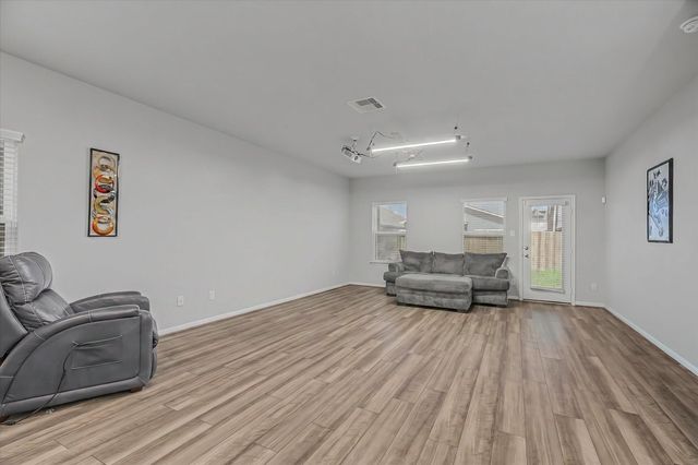 6918 Lebec Dr, Rosharon, TX 77583