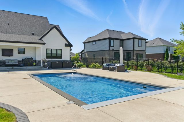 10328 Silver Maple Drive, St. John, IN 46373