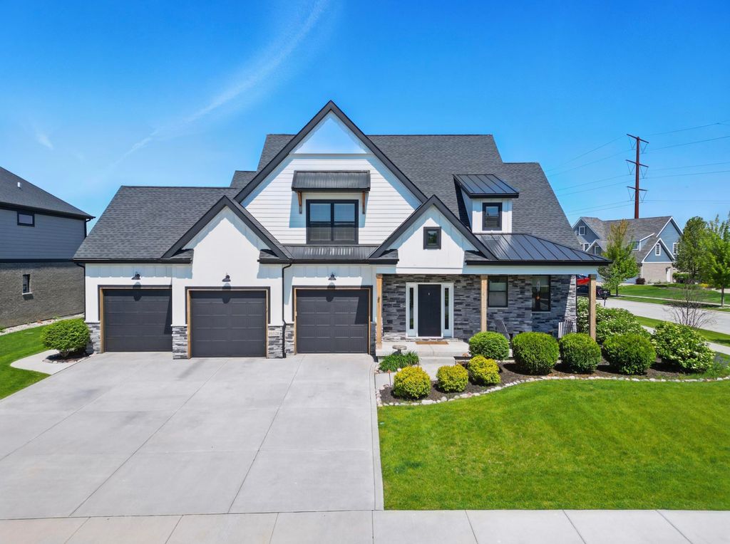 10328 Silver Maple Drive, St. John, IN 46373