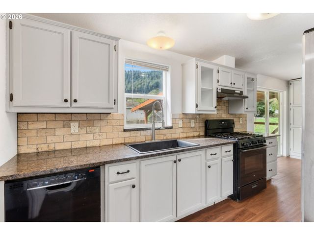 151 RUSSELLS TIMBER Ln, Carson, WA 98610
