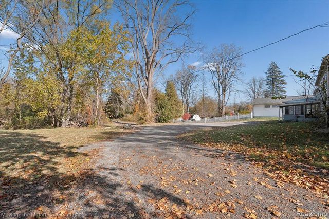 41190 Savage Road, Van Buren, MI 48111