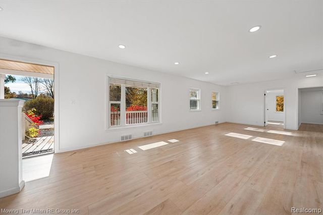 41190 Savage Road, Van Buren, MI 48111