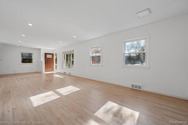 41190 Savage Road, Van Buren, MI 48111