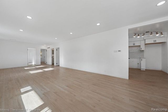 41190 Savage Road, Van Buren, MI 48111