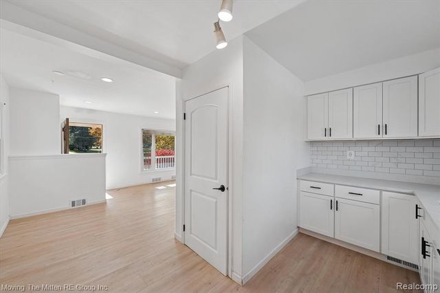 41190 Savage Road, Van Buren, MI 48111