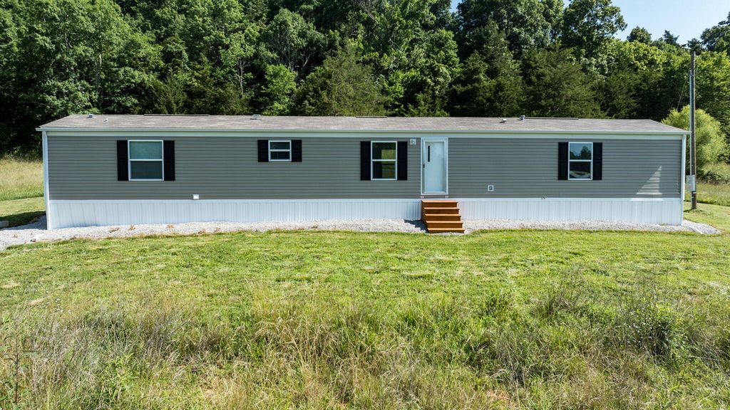 306 Godbey Road, Bethelridge, KY 42516
