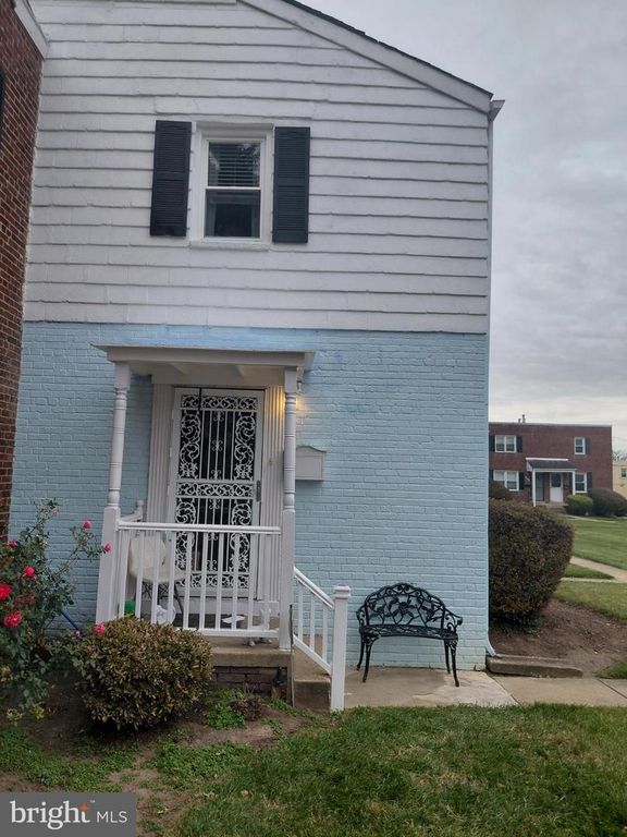 2561 COLEBROOKE DR, Temple Hills, MD 20748