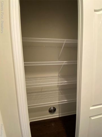 22490 Woodbridge Lane, Novi, MI 48375