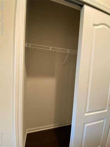 22490 Woodbridge Lane, Novi, MI 48375