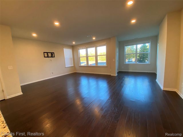 22490 Woodbridge Lane, Novi, MI 48375