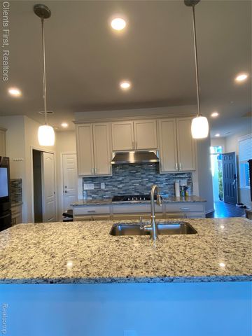 22490 Woodbridge Lane, Novi, MI 48375