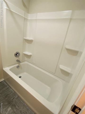 22490 Woodbridge Lane, Novi, MI 48375