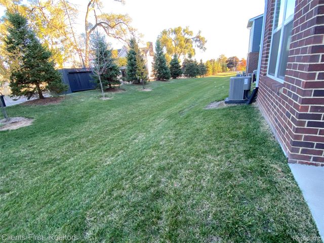 22490 Woodbridge Lane, Novi, MI 48375