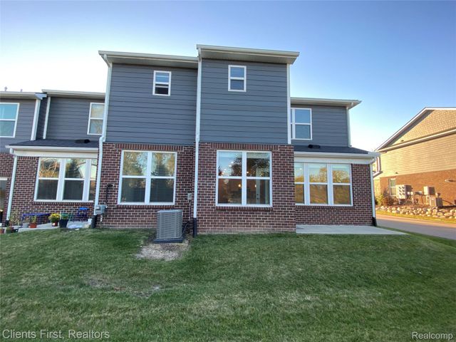 22490 Woodbridge Lane, Novi, MI 48375