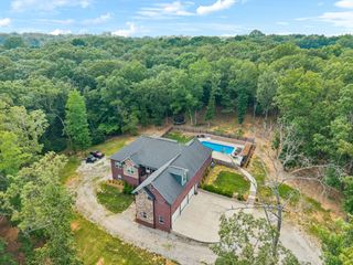 121 Regency Ln, Dickson, TN 37055