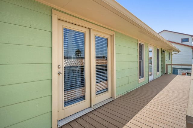 1264 Blue Heron Street, Hitchcock, TX 77563