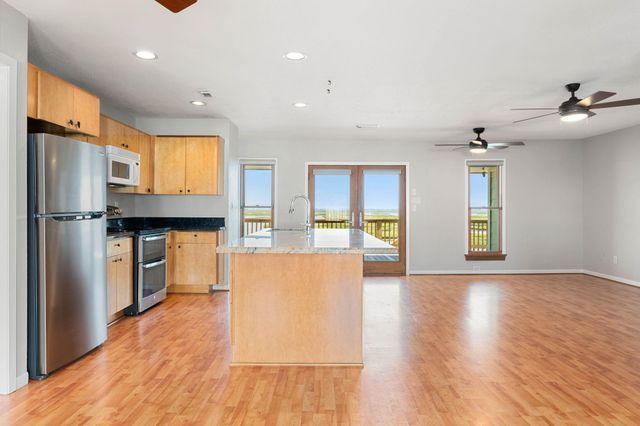 1264 Blue Heron Street, Hitchcock, TX 77563