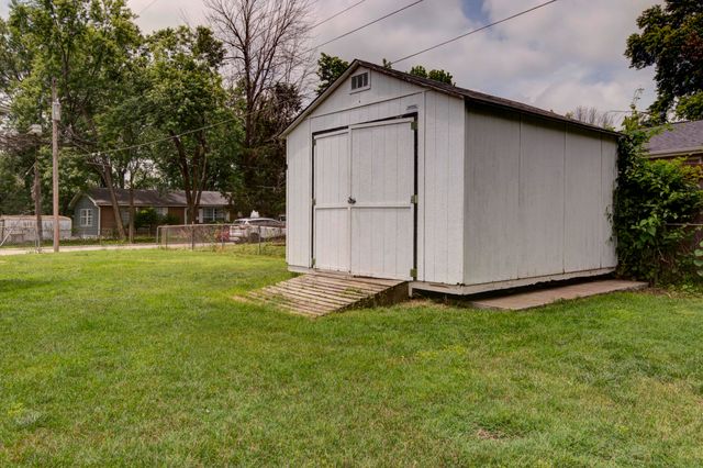 2539 S Westwood Avenue, Springfield, MO 65807