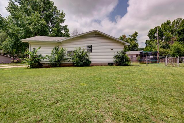 2539 S Westwood Avenue, Springfield, MO 65807