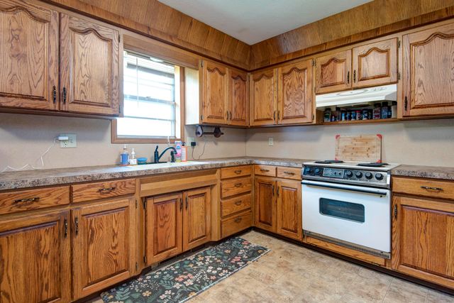 2539 S Westwood Avenue, Springfield, MO 65807