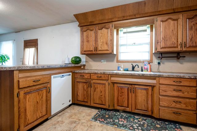 2539 S Westwood Avenue, Springfield, MO 65807