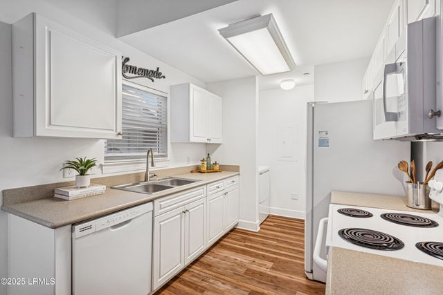 67 Summerfield Ct Apt 623, Hilton Head Island, SC 29926