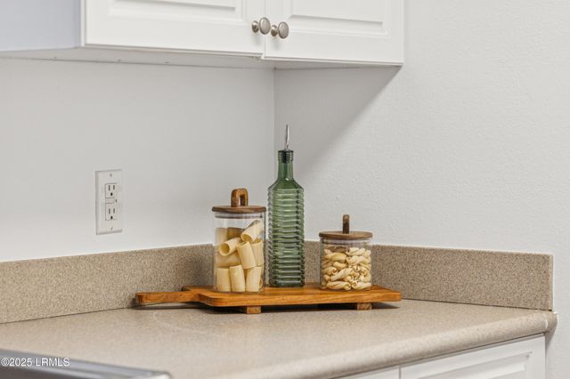 67 Summerfield Ct Apt 623, Hilton Head Island, SC 29926