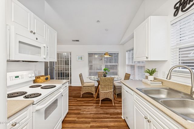 67 Summerfield Ct Apt 623, Hilton Head Island, SC 29926