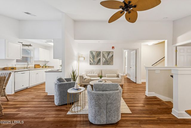 67 Summerfield Ct Apt 623, Hilton Head Island, SC 29926