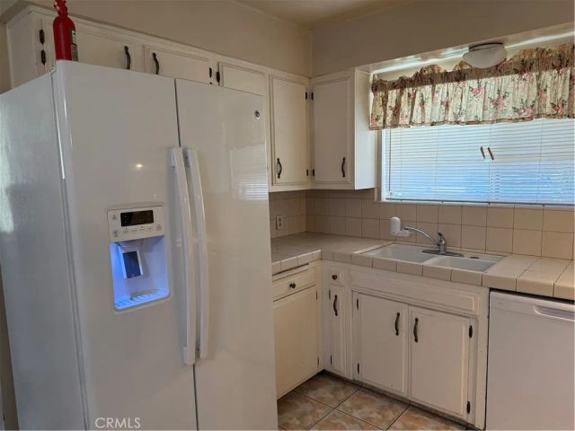 1445 Brookdale, Merced, CA 95340