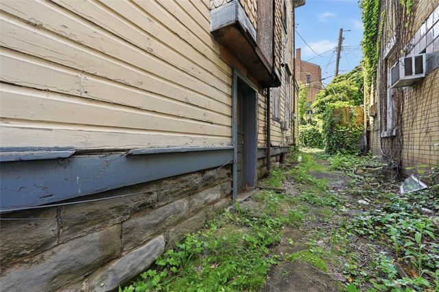 538 E 9th Ave, Munhall, PA 15120