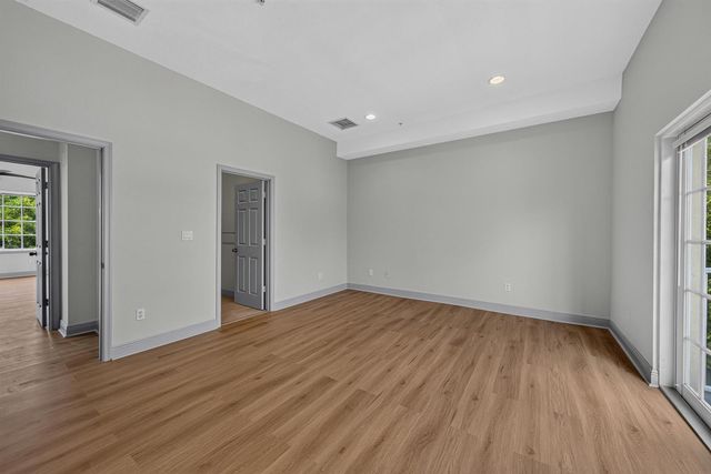 2700 NE 8th Avenue, Wilton Manors, FL 33334
