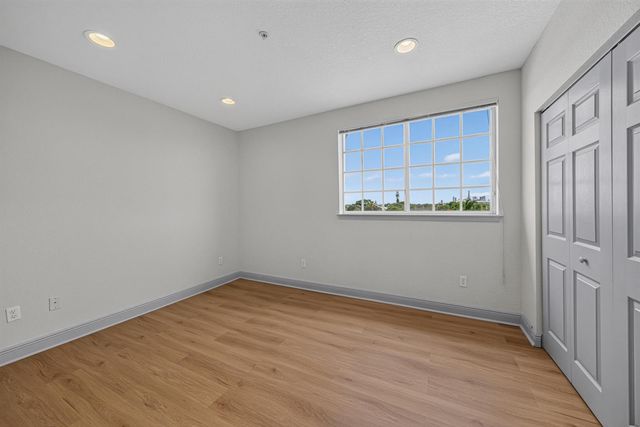 2700 NE 8th Avenue, Wilton Manors, FL 33334