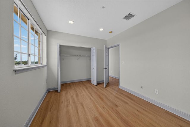 2700 NE 8th Avenue, Wilton Manors, FL 33334