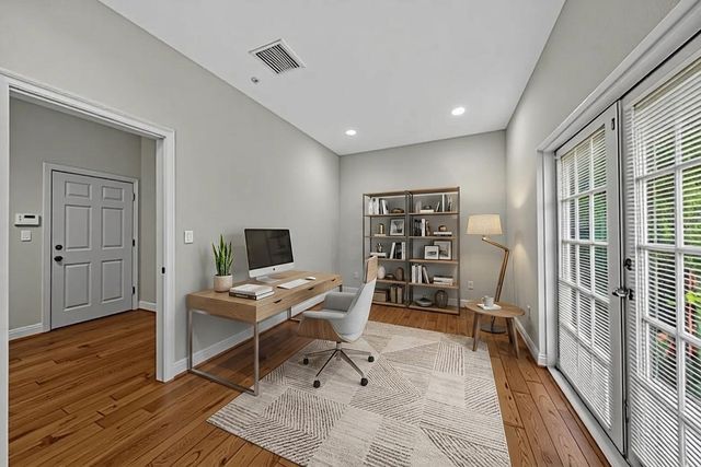 2700 NE 8th Avenue, Wilton Manors, FL 33334