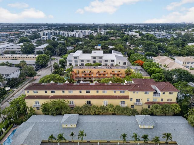 2700 NE 8th Avenue, Wilton Manors, FL 33334