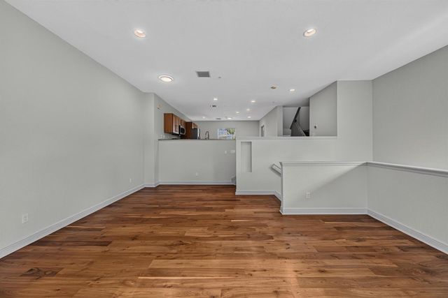 2700 NE 8th Avenue, Wilton Manors, FL 33334