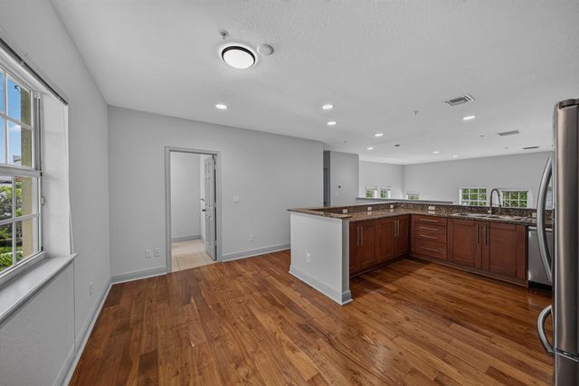 2700 NE 8th Avenue, Wilton Manors, FL 33334
