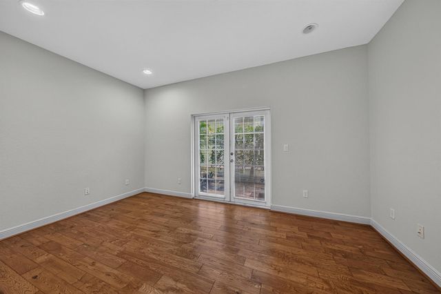 2700 NE 8th Avenue, Wilton Manors, FL 33334