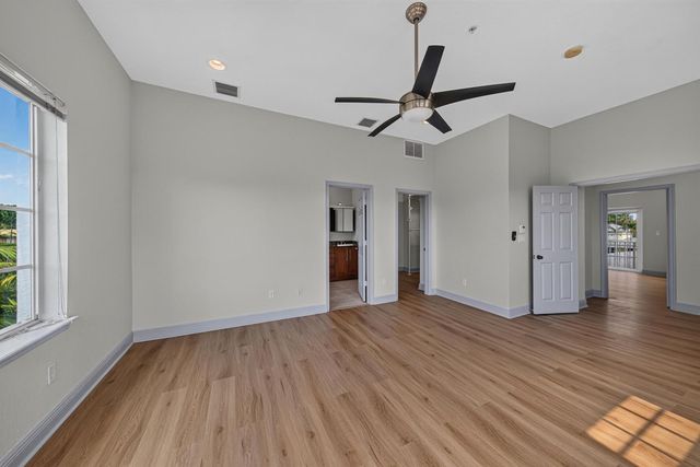 2700 NE 8th Avenue, Wilton Manors, FL 33334