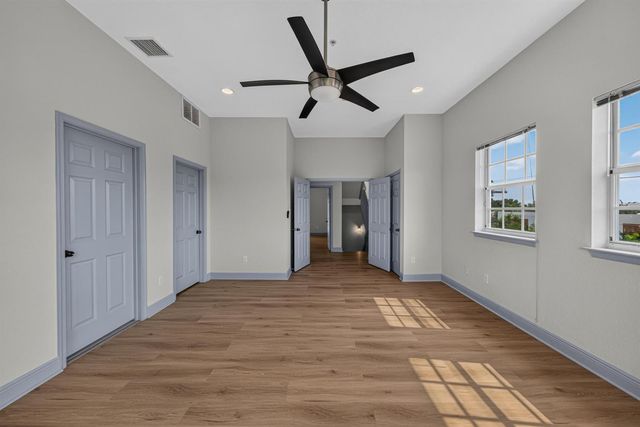 2700 NE 8th Avenue, Wilton Manors, FL 33334