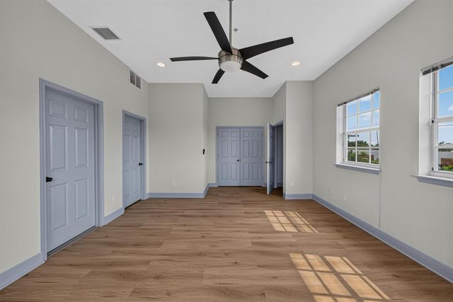 2700 NE 8th Avenue, Wilton Manors, FL 33334