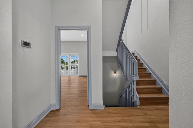 2700 NE 8th Avenue, Wilton Manors, FL 33334