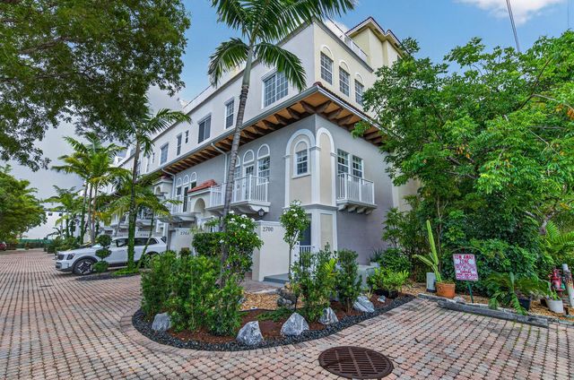 2700 NE 8th Avenue, Wilton Manors, FL 33334