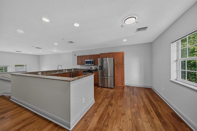 2700 NE 8th Avenue, Wilton Manors, FL 33334