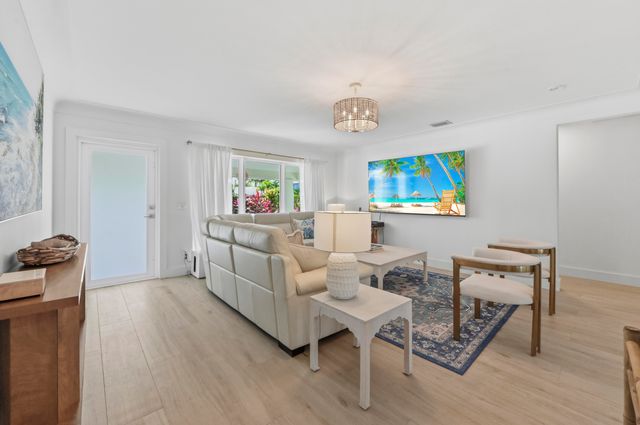 511 SE 9th Avenue, Pompano Beach, FL 33060