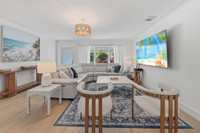 511 SE 9th Avenue, Pompano Beach, FL 33060